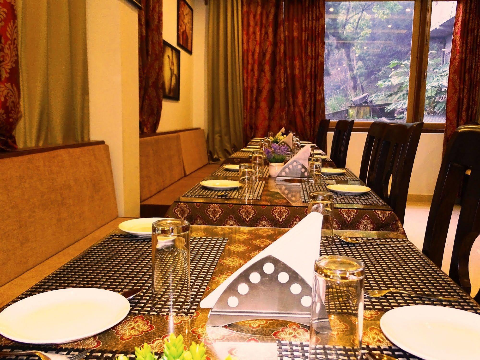 Hotel The Golden Crest Gangtok Exterior foto